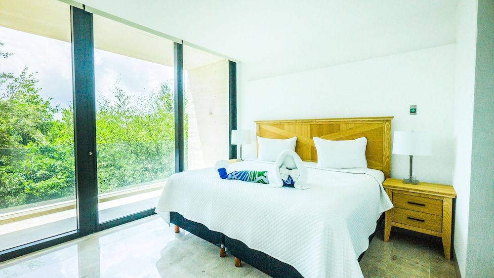 Oceana Beachside Condo Grand Apartment, 3 Bedrooms 4