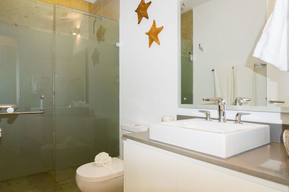 Oceana Beachside Condo Comfort Apartment, 3 Bedrooms 8