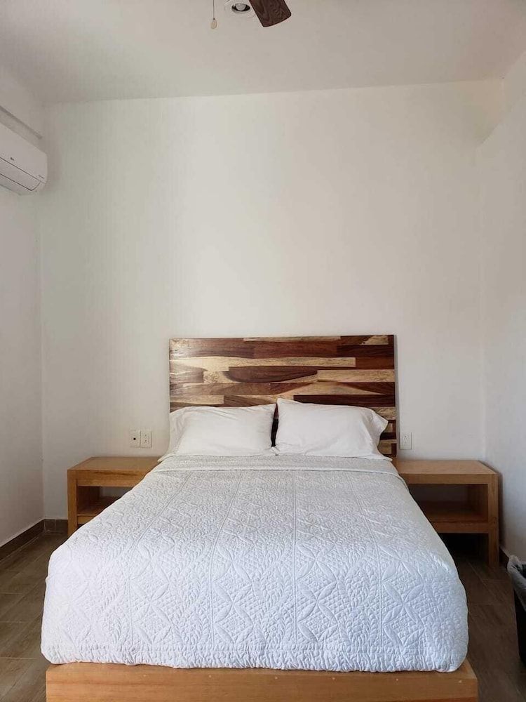 undefined SuitesMB 5