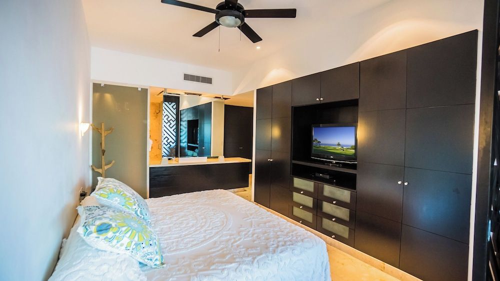 Las Brisas Condominios Deluxe Apartment, 1 Bedroom 3