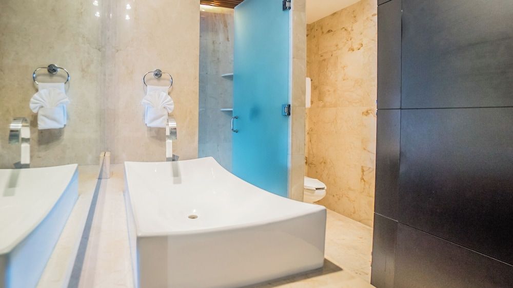 Las Brisas Condominios Deluxe Apartment, 1 Bedroom 11