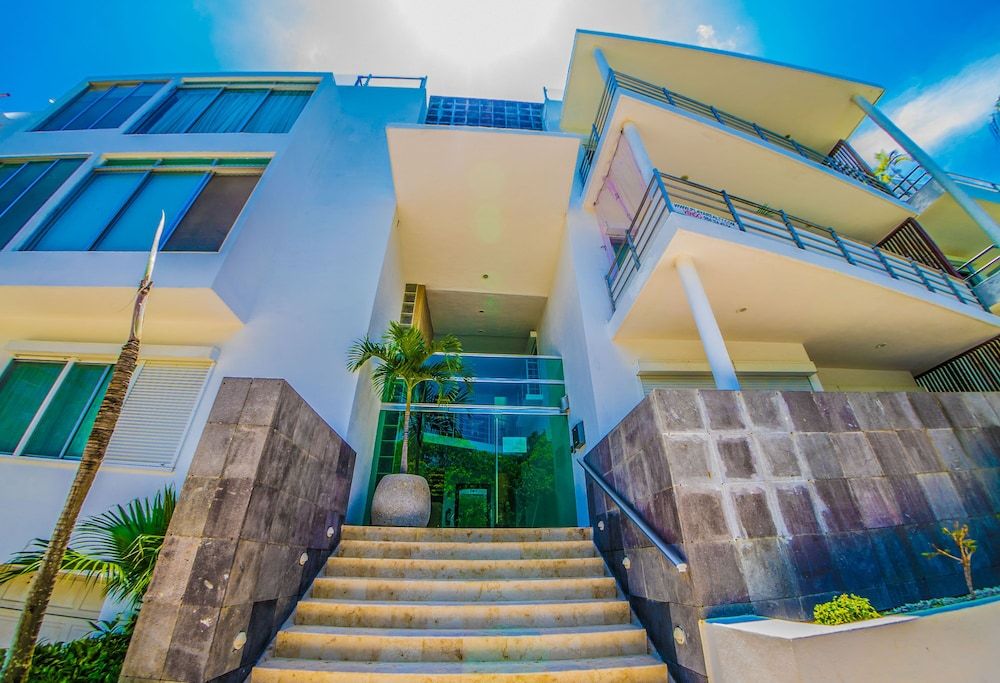 undefined La Vista Condo Beachside 3