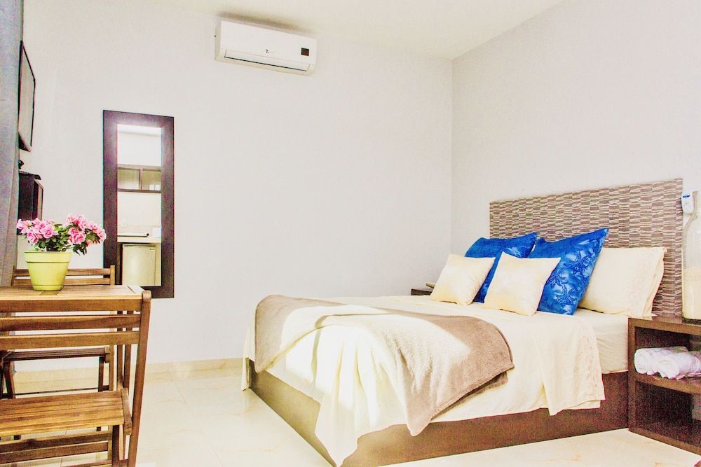 undefined Room in Condo - Condohotel 5th Avenue Superior Studio #3 7