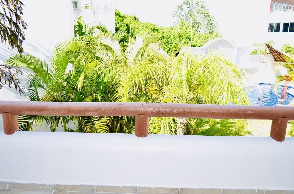 Room-deluxe Family Budget Balcony Room w Room, 2 Bedrooms, Balcony, Garden View 39