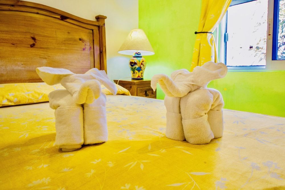 Room-deluxe Family Budget Balcony Room w Room, 2 Bedrooms, Balcony, Garden View 20