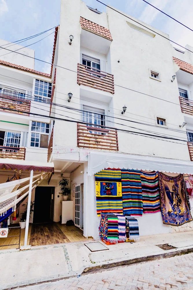 undefined 5th Avenue 3 People Balcony Apartment 5