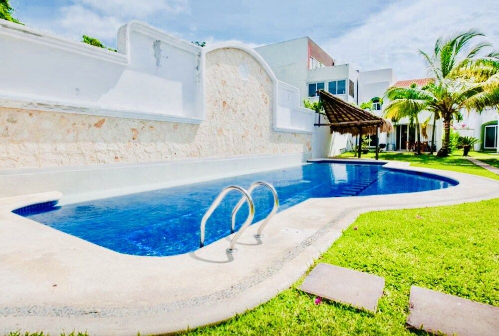 undefined Room in B&B - Superior Budget Room With Swimming Pool Air Conditioning and Parking 4