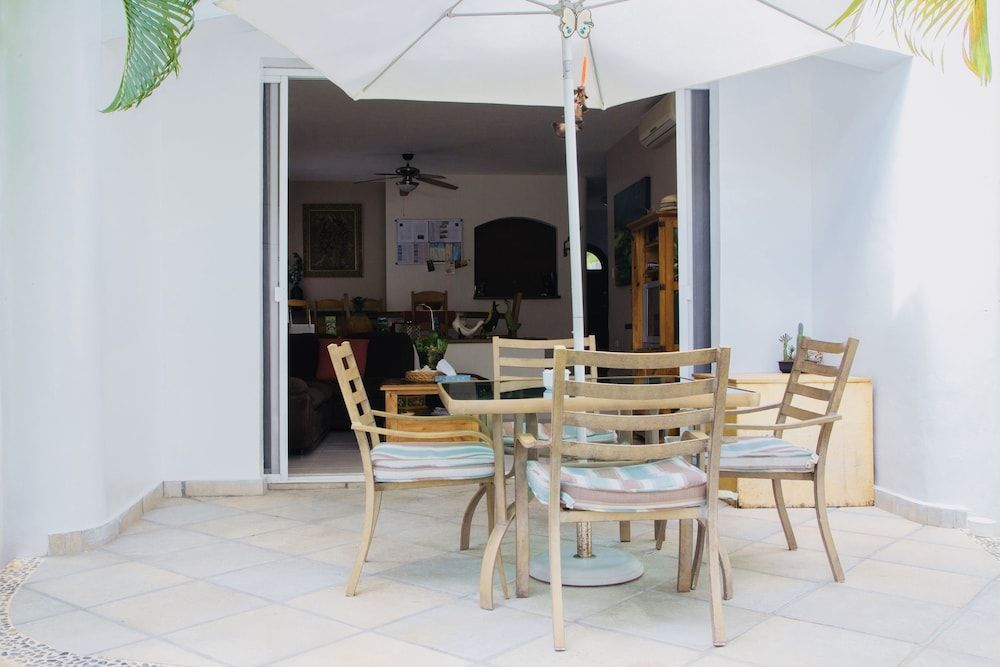 undefined Room in B&B - Executive Comfort Room With Swimming Pool Air Conditioning and Parking 4