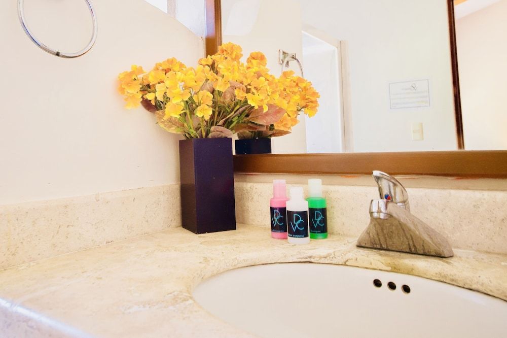 Room in B&B - Executive Comfort Room With Swimming Pool Air Conditioning and Parking Room, 1 Bedroom, Patio, Garden View 9