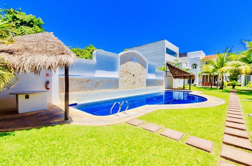 undefined Gorgeous 8 People Standard Villa With Pool Playacar Phase 2