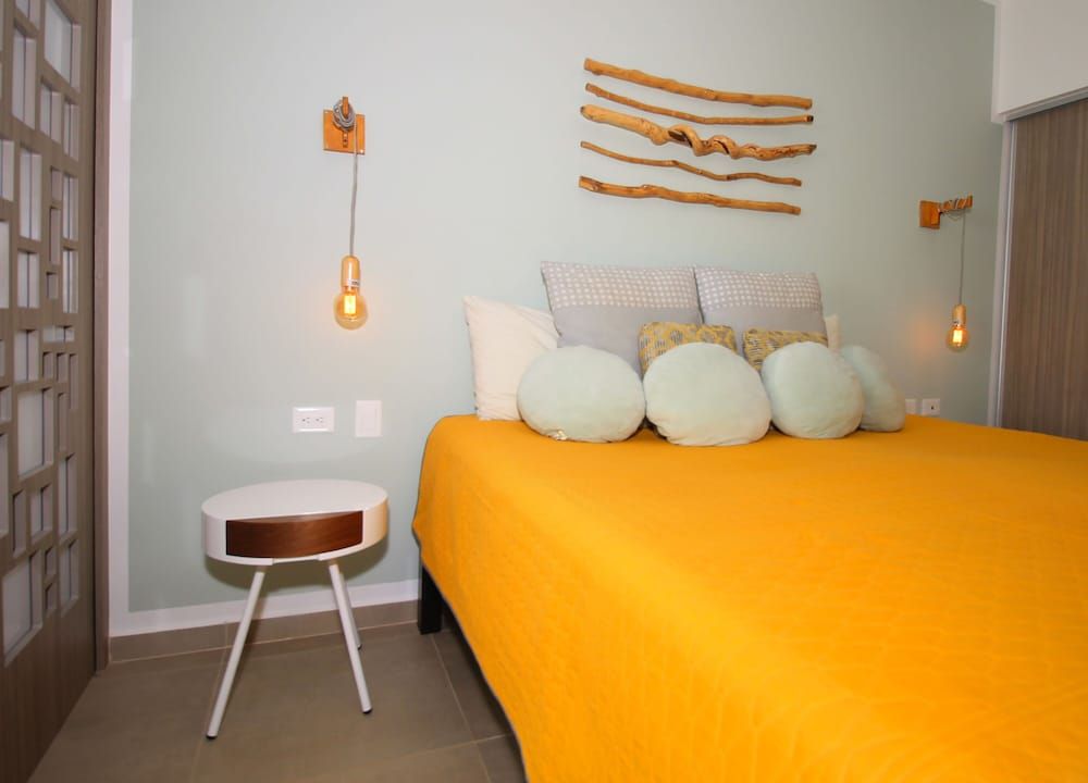 undefined Solea by Select