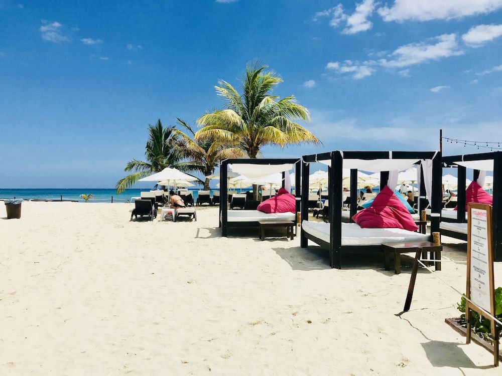 undefined Room in Condo - Superior Studio 07 Aquamarina Suites 4