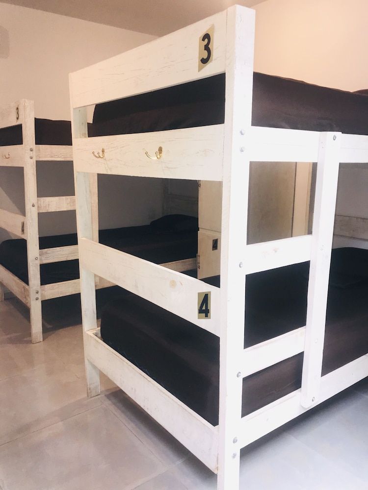 undefined Room in Condo - Aquamarina Suites - Comfortable Shared Room Close to 5th Avenue 6