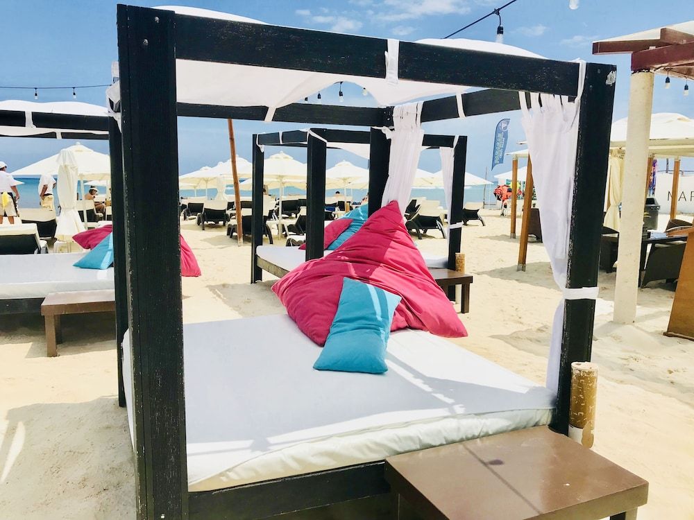 undefined Room in Condo - Aquamarina Suites - Shared Room Close to 5th Avenue 8