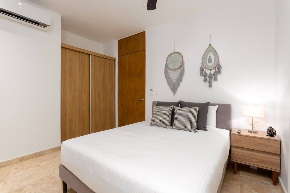 New Condo In Nice Vacation Complex - 5 People Condo, 2 Bedrooms, Balcony 8