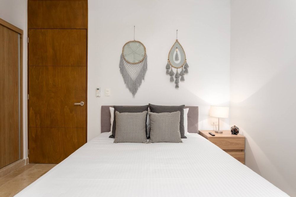 New Condo In Nice Vacation Complex - 5 People Condo, 2 Bedrooms, Balcony 10