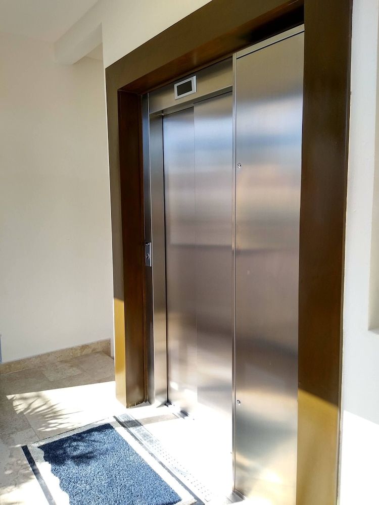 Luxurious Charming Studio-terrace With Pool-gym Apartment, 1 Bedroom, Accessible, Balcony 20