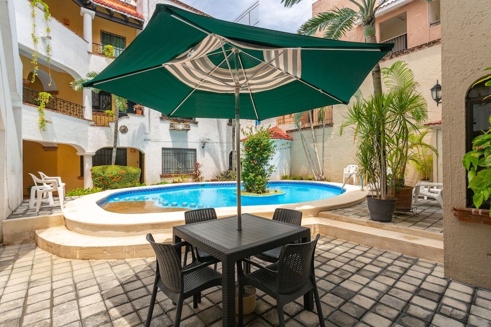 undefined Great Location, High Speed Internet, Beach Club 7