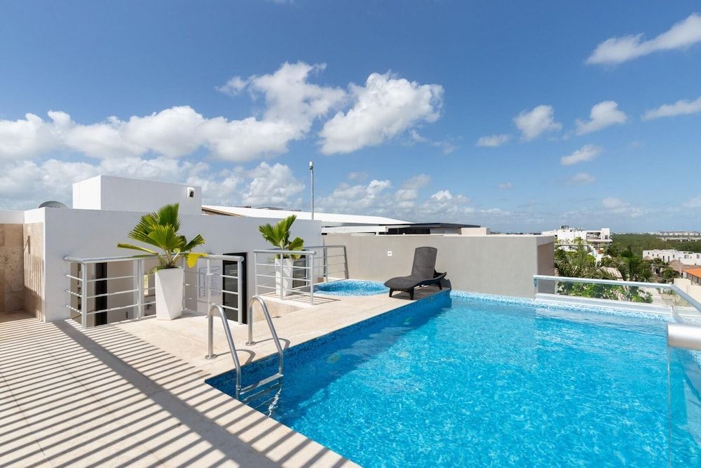 undefined Stunning 2 in 1 Apartments Ocean View Rooftop Pool Near The Beach and 5th Avenue 8