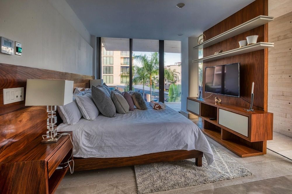 undefined Stunning 3BR Apartment Best Location Near 5th Avenue The Beach Amazing Amenities