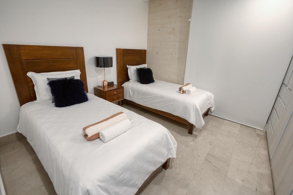 undefined Stunning 3BR Apartment Best Location Near 5th Avenue The Beach Amazing Amenities 4