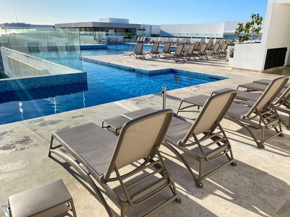 undefined Ipana B113 4