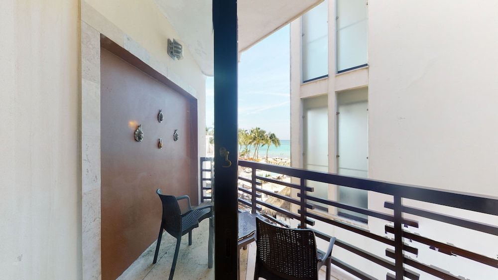 undefined Aldea Thai 221 By Lockey