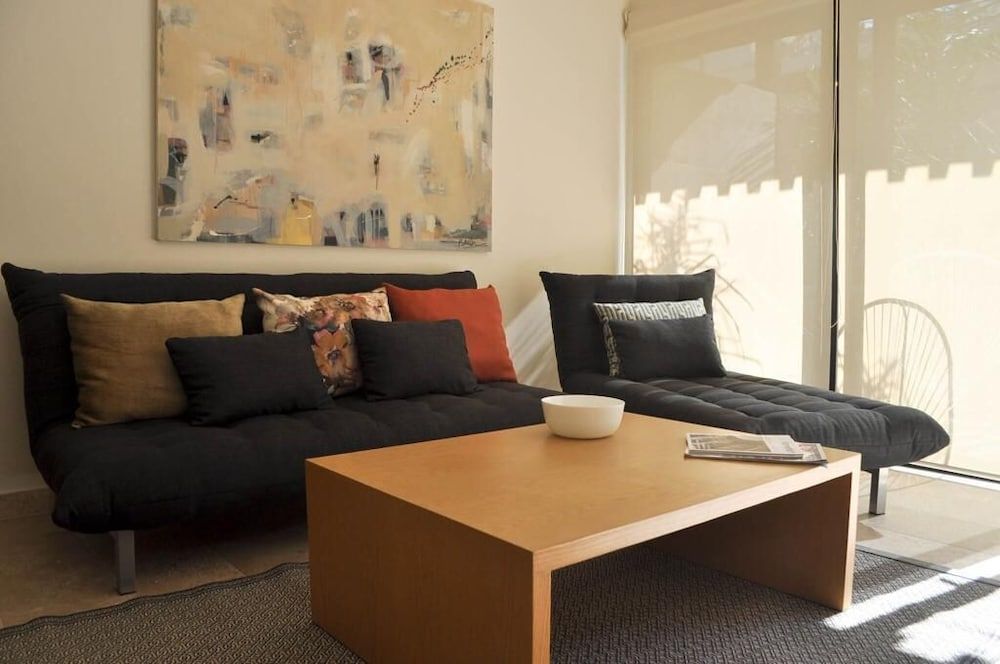 undefined APARTAMENTO LUJOSO PALMARES a mt 5ta Av.