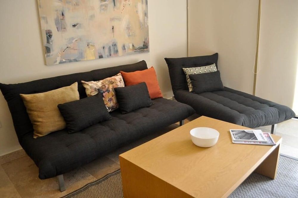 undefined APARTAMENTO LUJOSO PALMARES a mt 5ta Av. 2