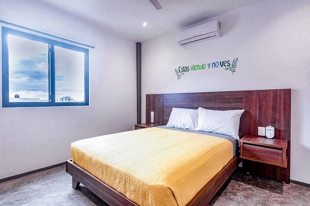 undefined Sunny Private Studio Pool Rooftop Lounge Minutes From the Beach Beaches 5th Avenue 3