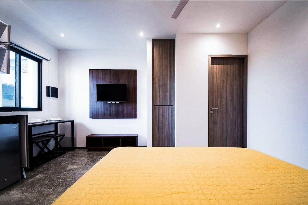 undefined Private Condo in Awesome Complex Pool Rooftop Lounge Walk to 5 Avenida Beach 3