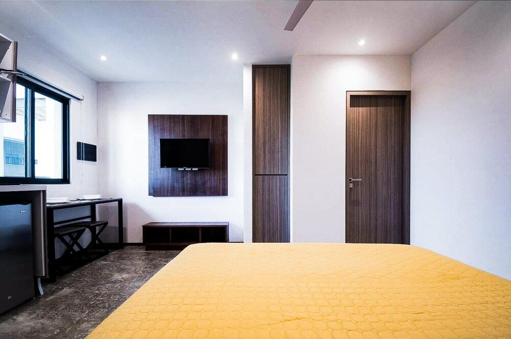 undefined Private Condo in Awesome Complex Pool Rooftop Lounge Walk to 5 Avenida Beach