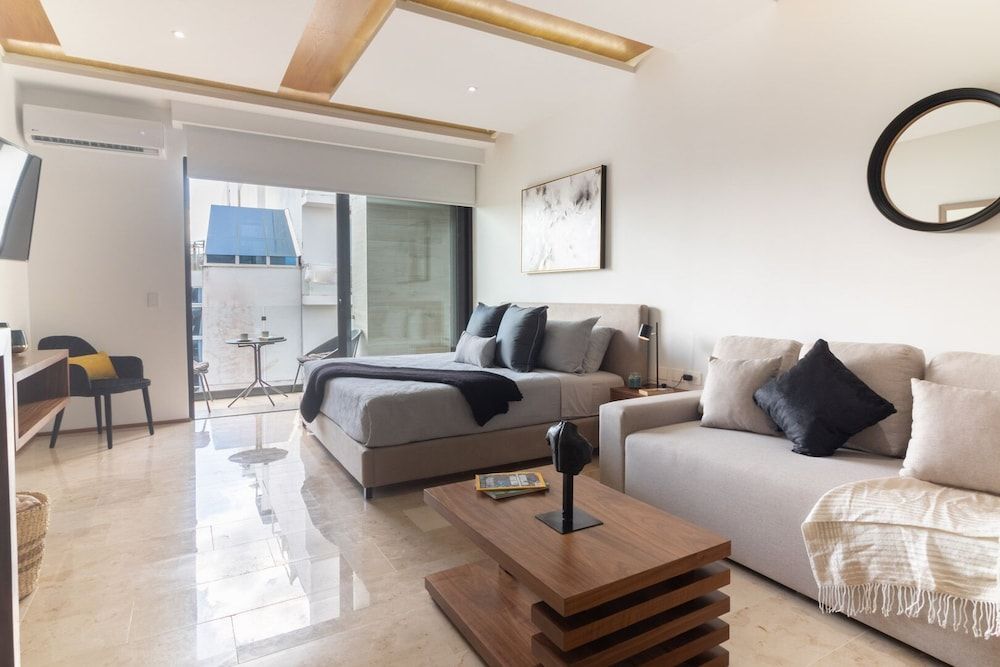 undefined Menesse Midtown 2