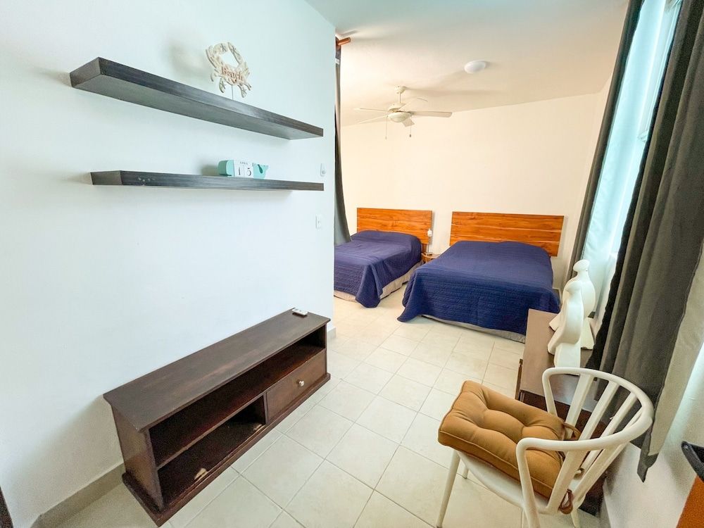 undefined Marvelous Las Palmas Apartments Pool 5