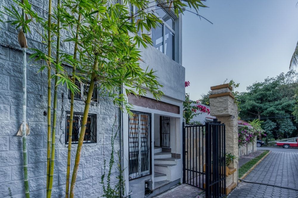 undefined Marvelous Studios in PDC 5 min Beach