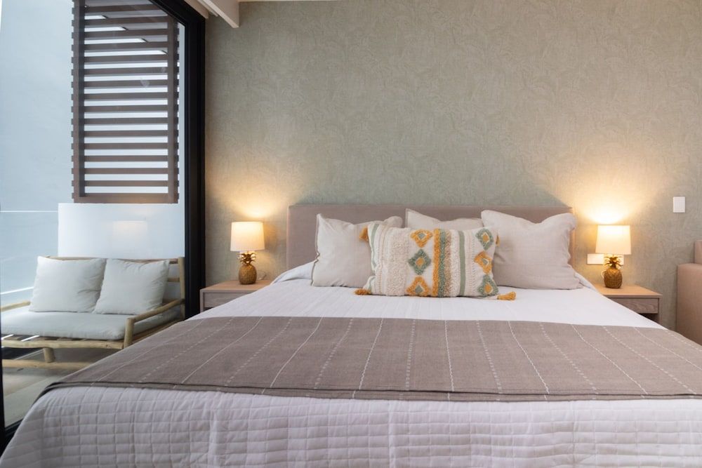 Perfect Place Family Room 2