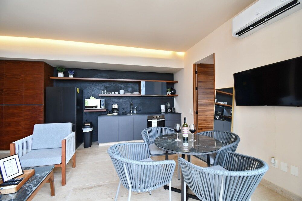 Ceren Luxury Apartments by Spot Rentals Deluxe Apartment, 1 Bedroom, Balcony 15