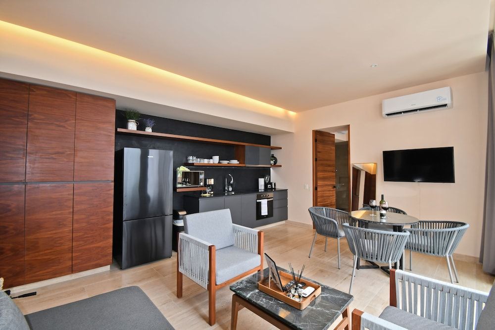 Ceren Luxury Apartments by Spot Rentals Deluxe Apartment, 1 Bedroom, Balcony 14