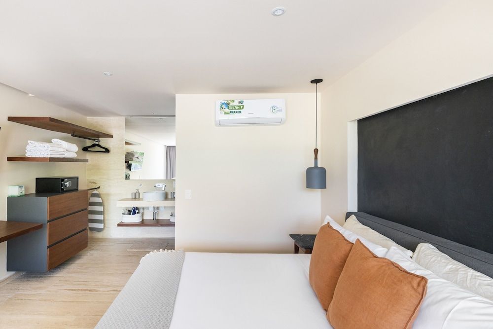 Ceren Luxury Apartments by Spot Rentals Luxury Apartment, 1 Bedroom, Private Pool, Courtyard View 3