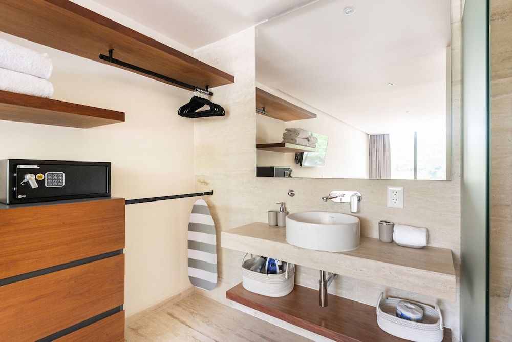 Ceren Luxury Apartments by Spot Rentals Luxury Apartment, 1 Bedroom, Private Pool, Courtyard View 10