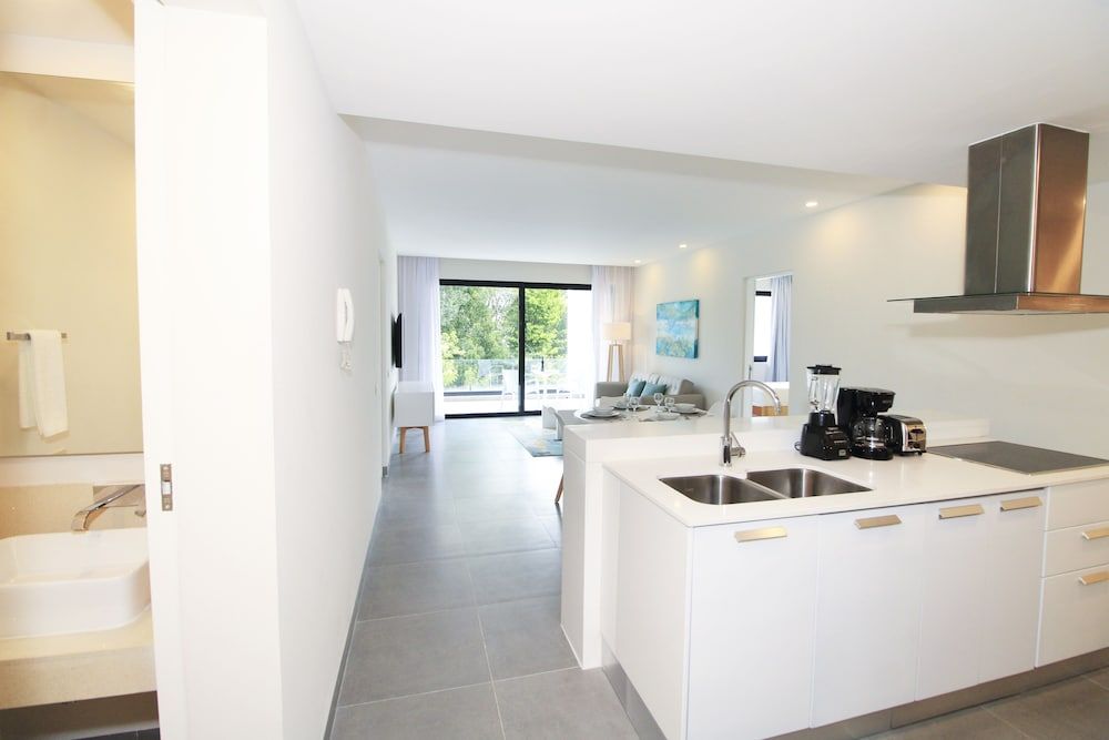 undefined Nick Price Apartments by Spot Rentals