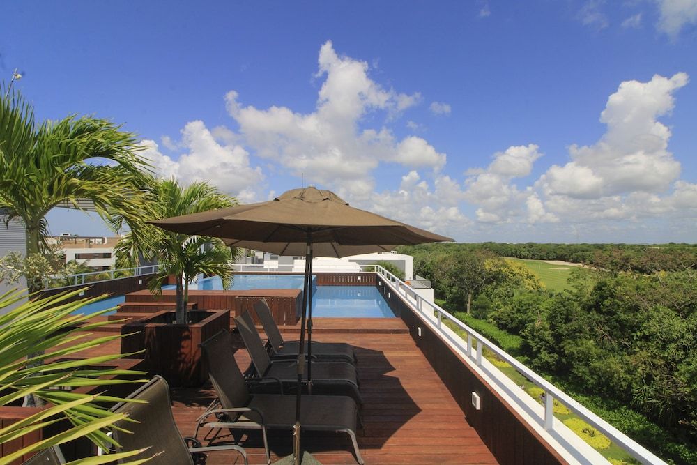 undefined Nick Price Apartments by Spot Rentals 4