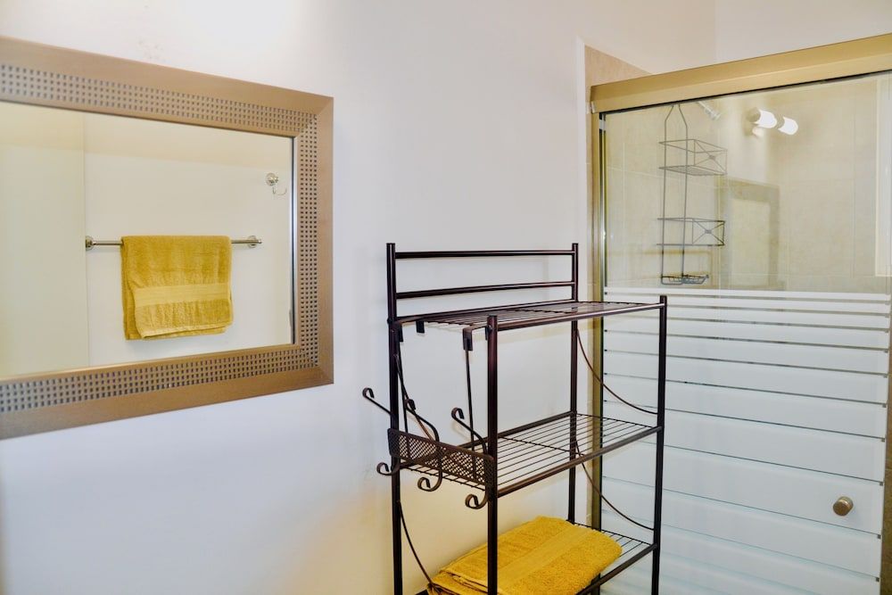 undefined Cozy 2-bedroom Apartment With Amenities 7