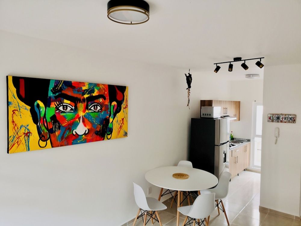 undefined Cozy 2-bedroom Apartment With Amenities 5