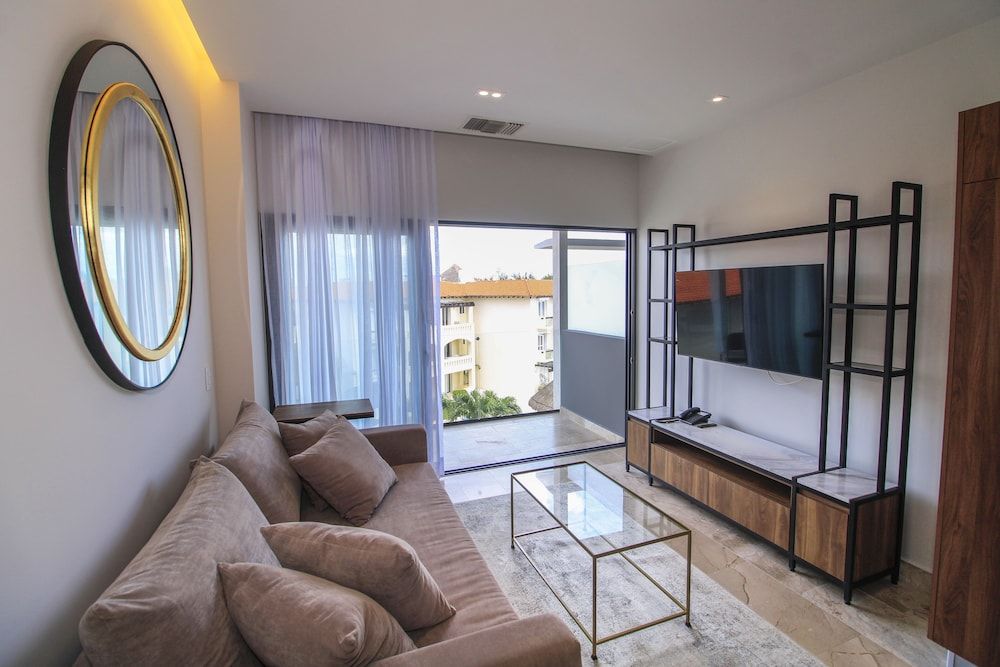 Singular Dream Vacation Rentals Luxury Suite, City View 6