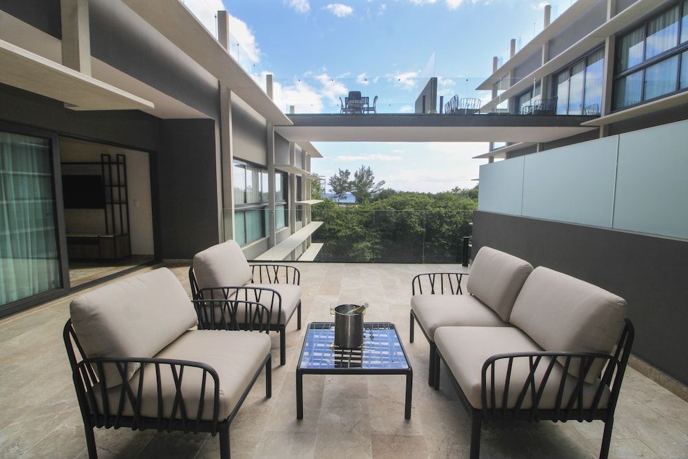 undefined Singular Dream Vacation Rentals 4