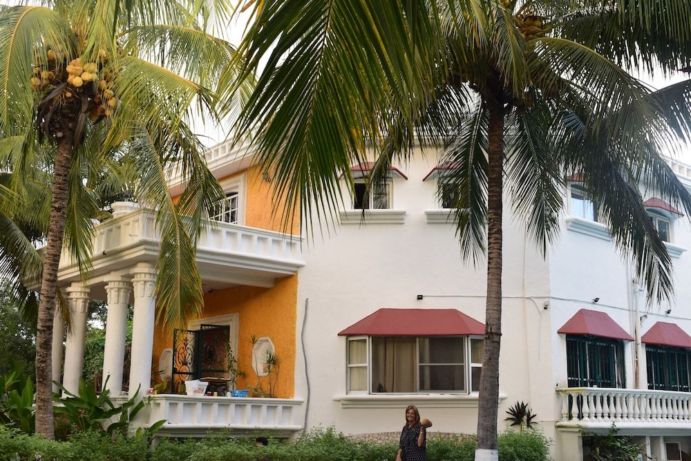 undefined Mansion Giahn Inn