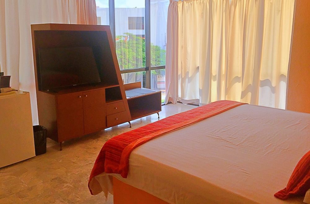 undefined Hotel Versalles Suites 3