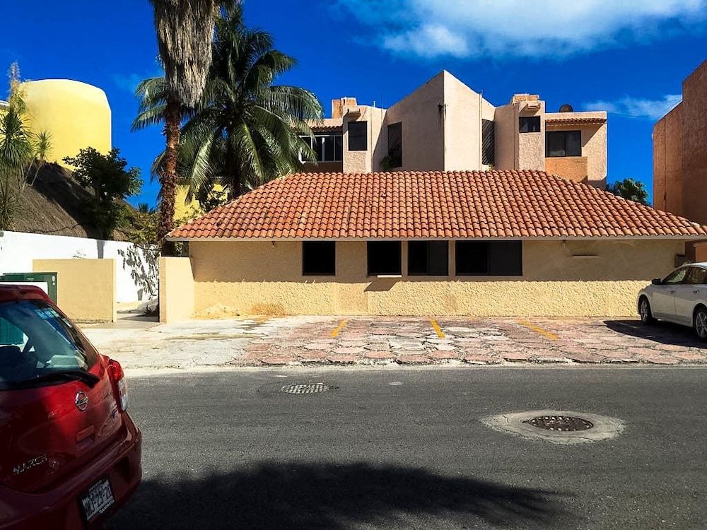 undefined Pok-Ta-Pok Guest House