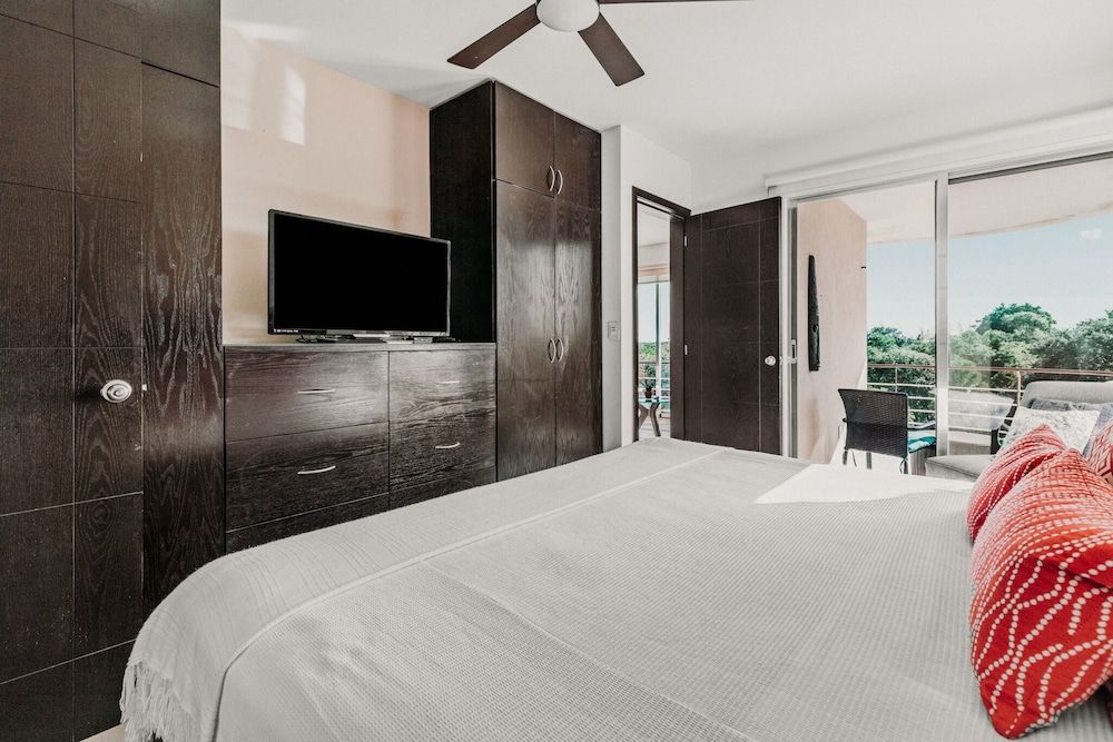 Luxury 2 Bedroom Apartments Grand Apartment, 3 Bedrooms 2